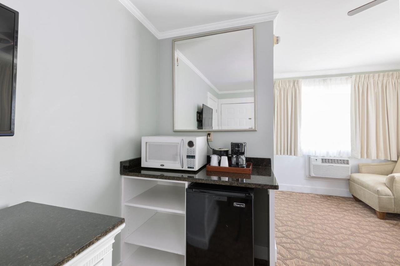 Colonial Inn Оганкит Экстерьер фото